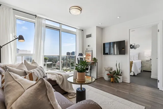 Additional image 11 of 816 Lansdowne Ave Unit 1402