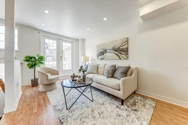 Additional image 6 of 2 Hedge End Rd Unit 102