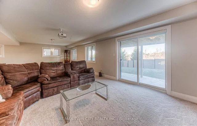 Additional image 44 of 904 Thomas Pedder Crt