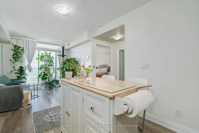 Additional image 10 of 3520 Danforth Ave Unit 609