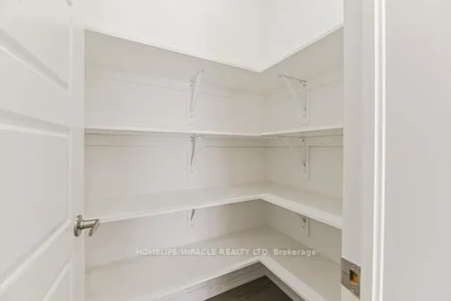 Additional image 29 of 30 Saxony St