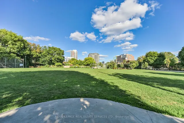 Additional image 32 of 442 Perth Ave Unit 11