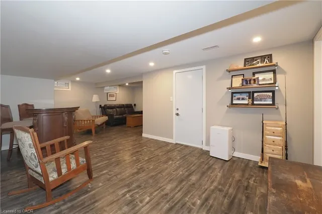 Additional image 28 of 20 Gay Cres