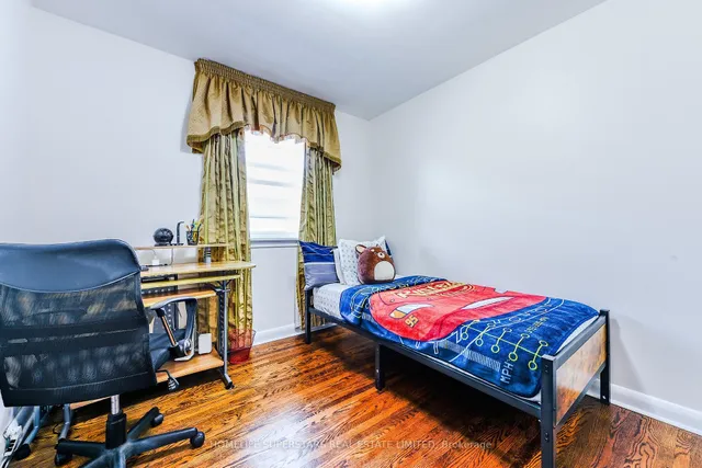 Additional image 19 of 3987 Bloor St
