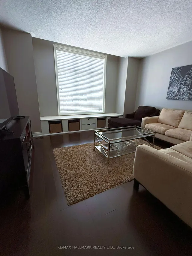 Additional image 14 of 215 Queenslea Ave