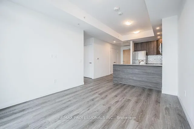 Additional image 19 of 60 Charles St Unit 2504