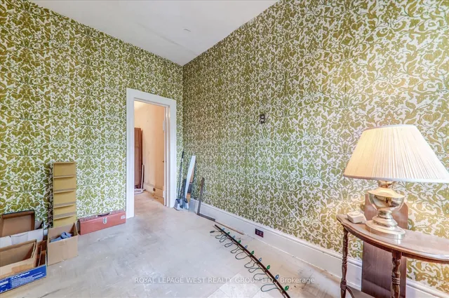 Additional image 26 of 24 Augusta Ave