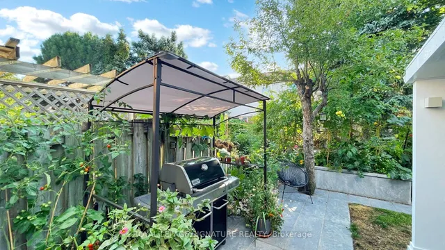 Additional image 22 of 26 Holmbush Cres