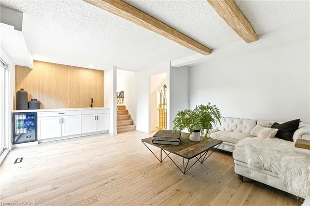 Additional image 18 of 40 Highview Dr