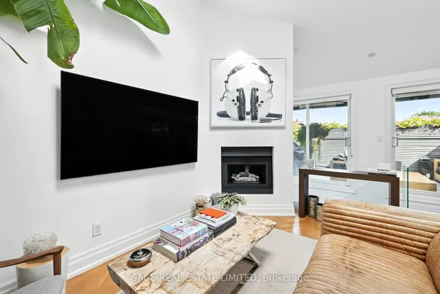 Additional image 23 of 670 Richmond St Unit 205