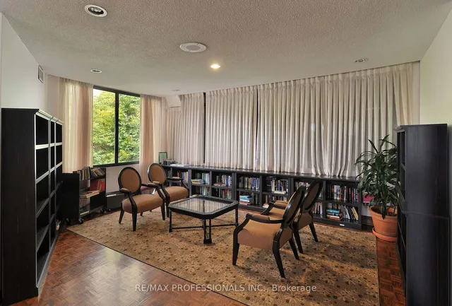 Additional image 32 of 284 Mill Rd Unit E8