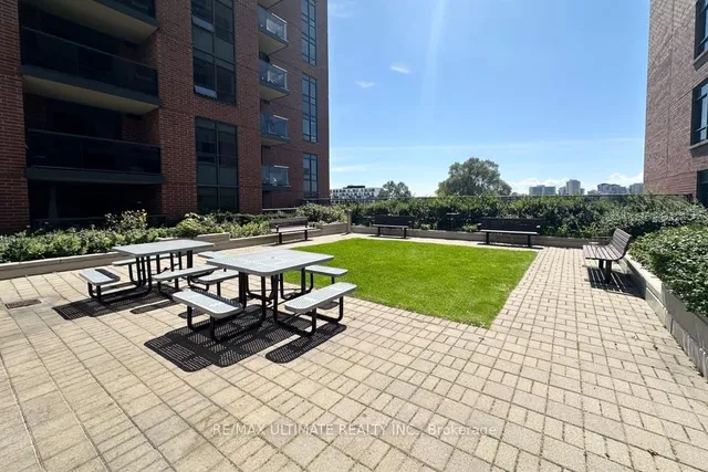 Additional image 34 of 60 Heintzman St Unit 740