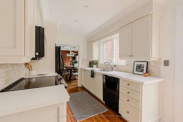 Additional image 15 of 30 Skyview Cres