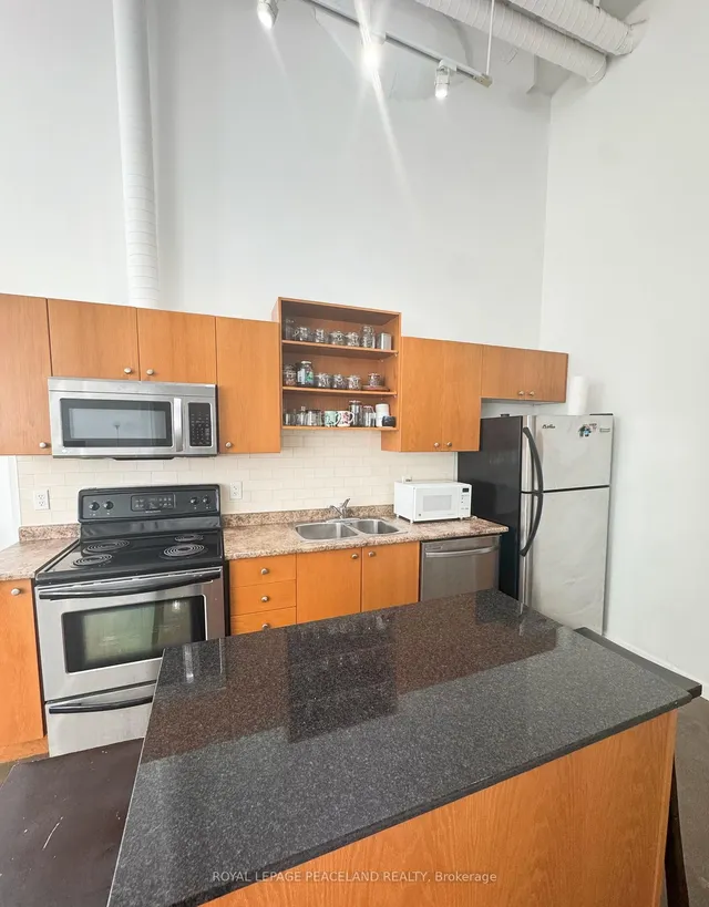 Additional image 8 of 410 King St Unit 418