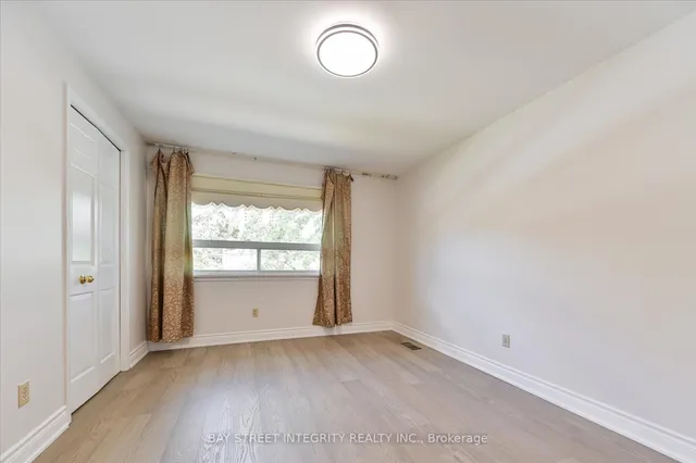 Additional image 31 of 21 Whitehorn Cres