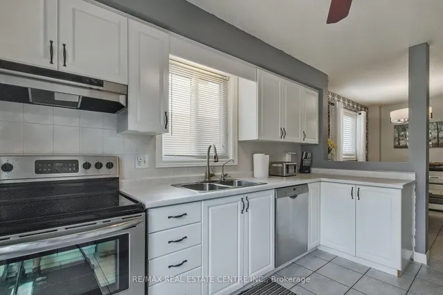 Additional image 12 of 194 Hollyridge Cres