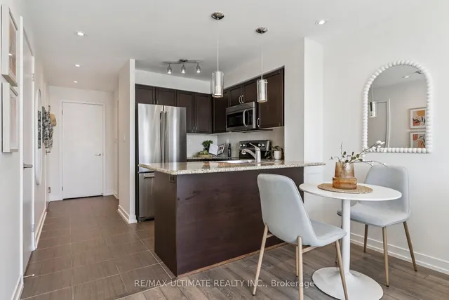 Additional image 12 of 816 Lansdowne Ave Unit 1402