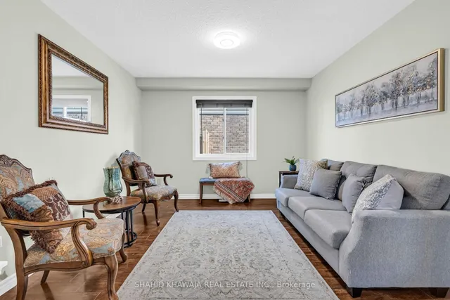 Additional image 5 of 38 Woodbine Ave