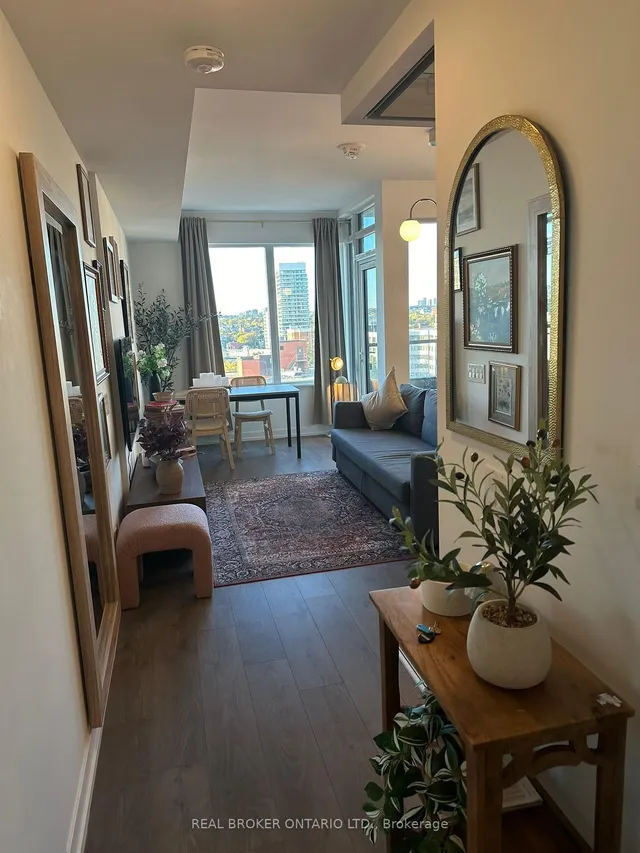 Additional image 2 of 270 Dufferin St Unit 820