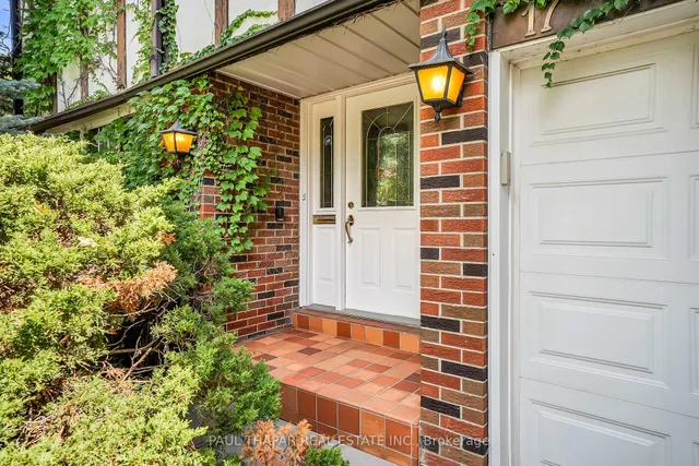 Additional image 3 of 17 Dolan Gate