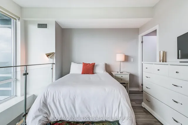 Additional image 37 of 55 East Liberty St Unit 1210