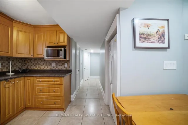 Additional image 19 of 26 Edinborough Crt