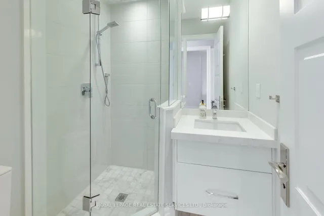 Additional image 31 of 409 Deloraine Ave