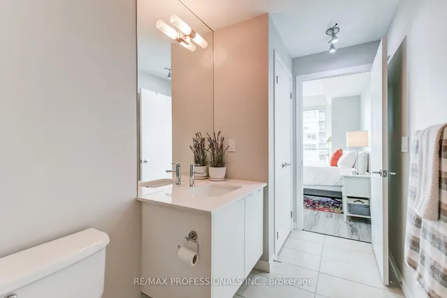 Additional image 39 of 55 East Liberty St Unit 1210