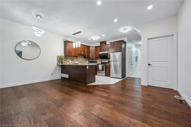 Additional image 9 of 62 Turner Ave