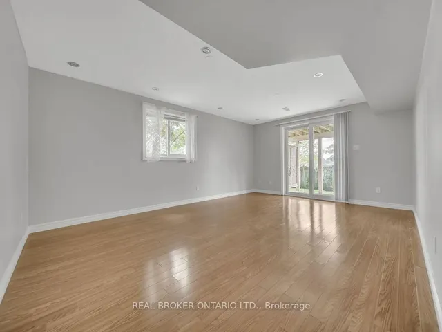 Additional image 38 of 141 Hollyridge Cres