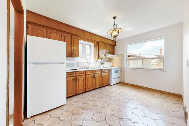 Additional image 12 of 22 Woodenhill Crt