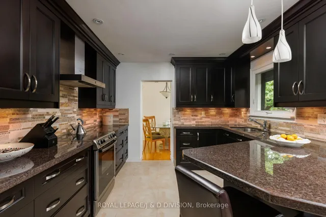 Additional image 11 of 27 Paramount Crt