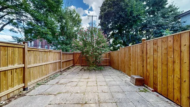 Additional image 30 of 632 Adelaide St