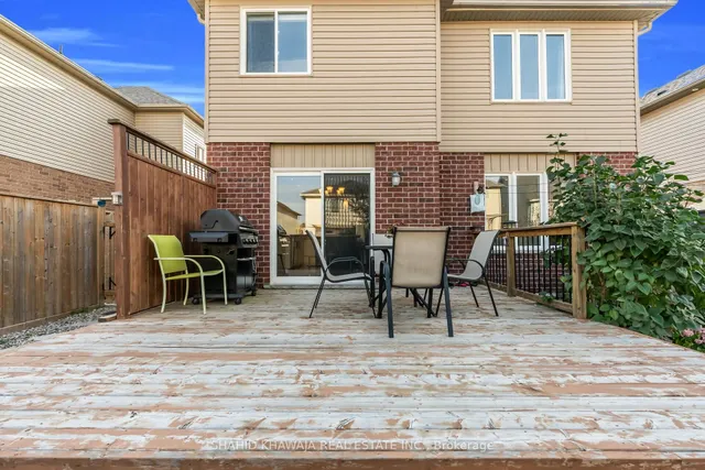 Additional image 35 of 38 Woodbine Ave