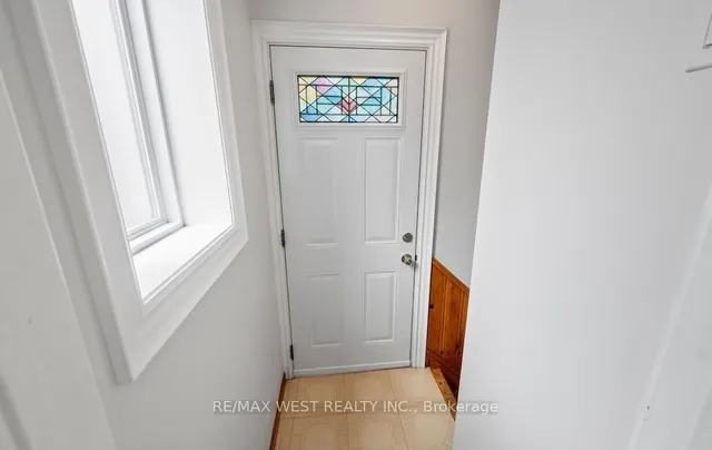 Additional image 25 of 6 Robindale Ave