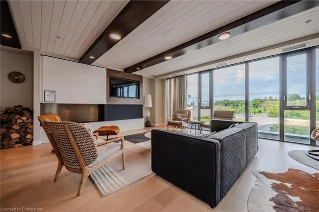 Additional image 40 of 741 King St Unit 501