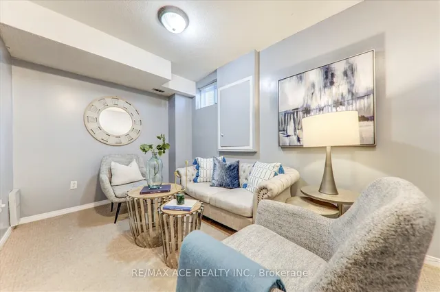 Additional image 23 of 2 Hedge End Rd Unit 102