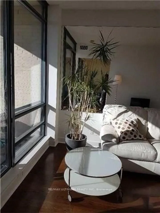 Additional image 9 of 438 King St Unit 1206