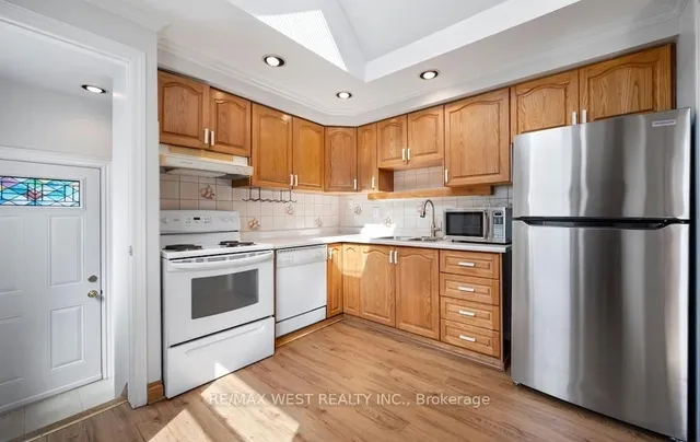 Additional image 4 of 6 Robindale Ave