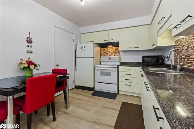 Additional image 14 of 565 Greenfield Ave Unit 610