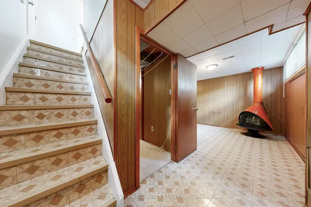 Additional image 21 of 22 Woodenhill Crt