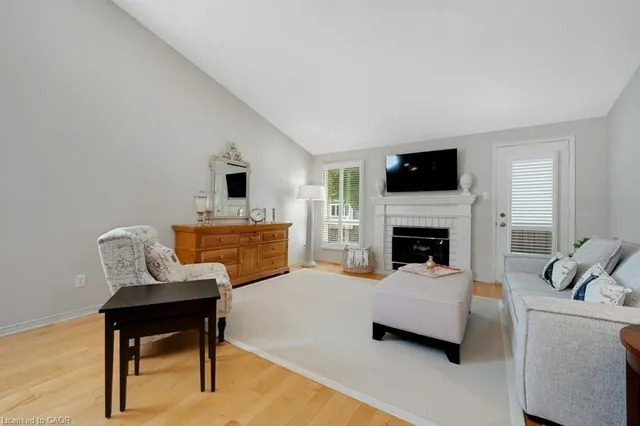 Additional image 12 of 15 Quinte Cres Unit 15