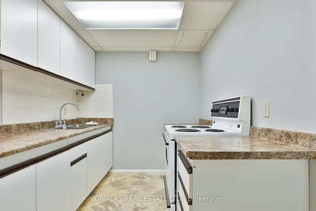 Additional image 27 of 63 Alpaca Dr