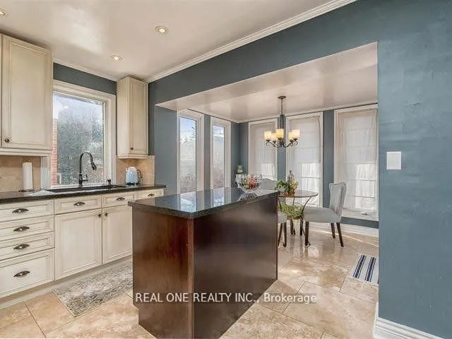 Additional image 5 of 34 Vassar Dr