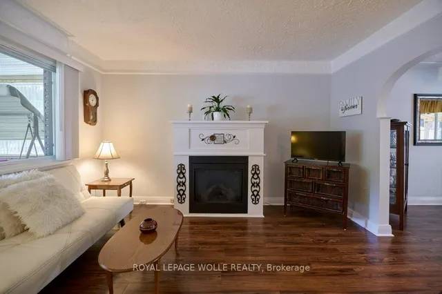 Additional image 38 of 120 Wood St