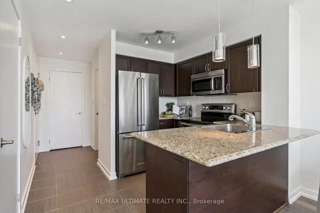 Additional image 10 of 816 Lansdowne Ave Unit 1402