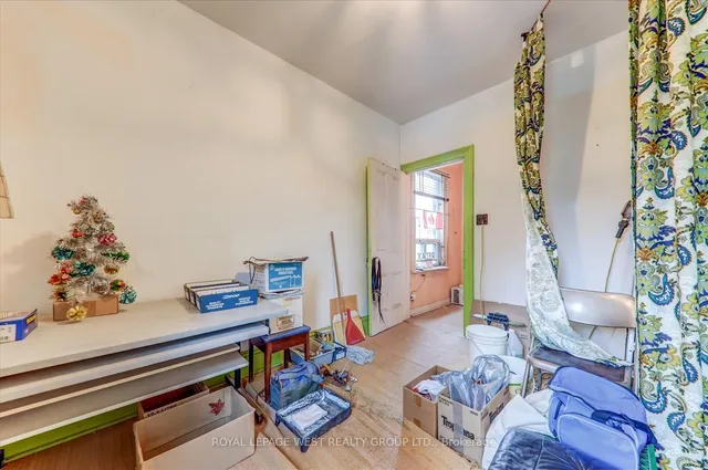 Additional image 18 of 24 Augusta Ave