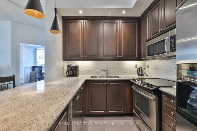 Additional image 10 of 628 fleet St Unit 407