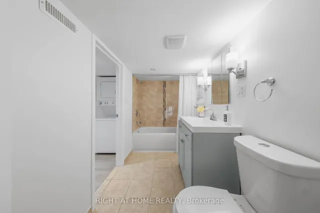 Additional image 25 of 977 Broadview Ave