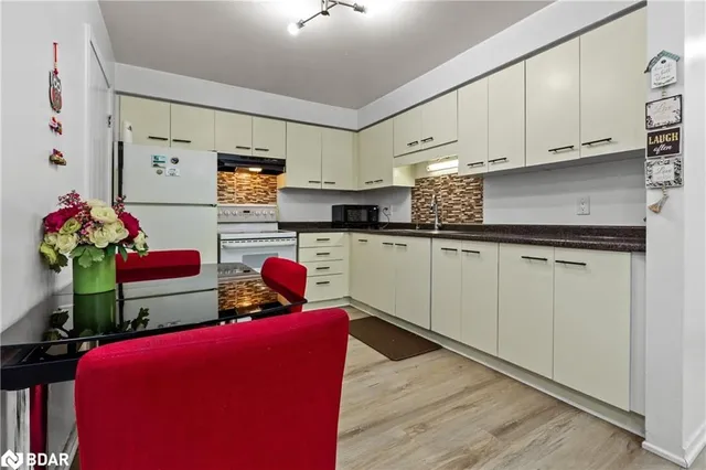 Additional image 15 of 565 Greenfield Ave Unit 610